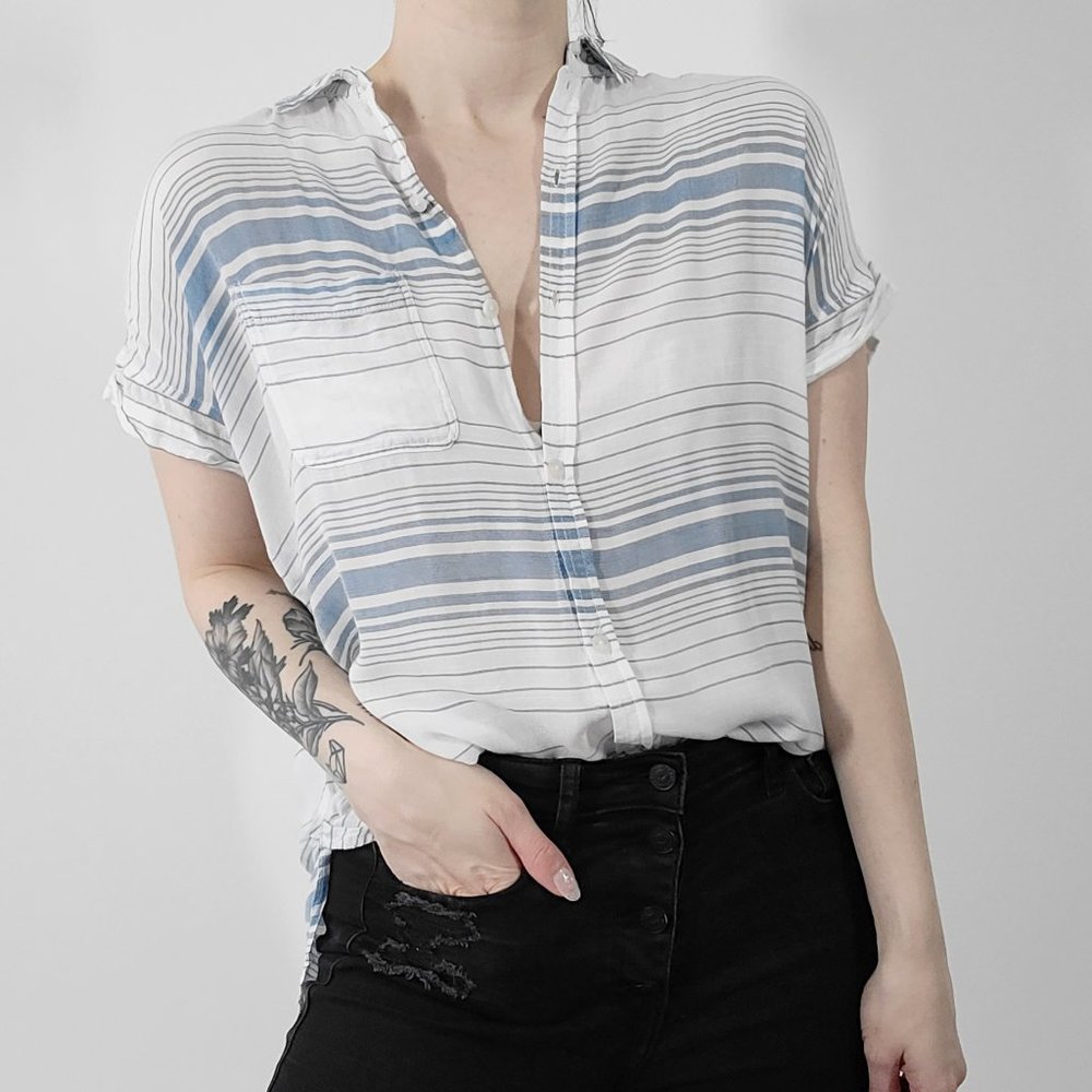 EUC American Eagle Roll Sleeve Button Down